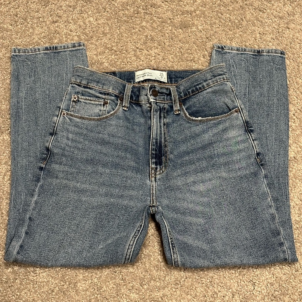 Abercrombie & Fitch Mom Jean size 25 0s